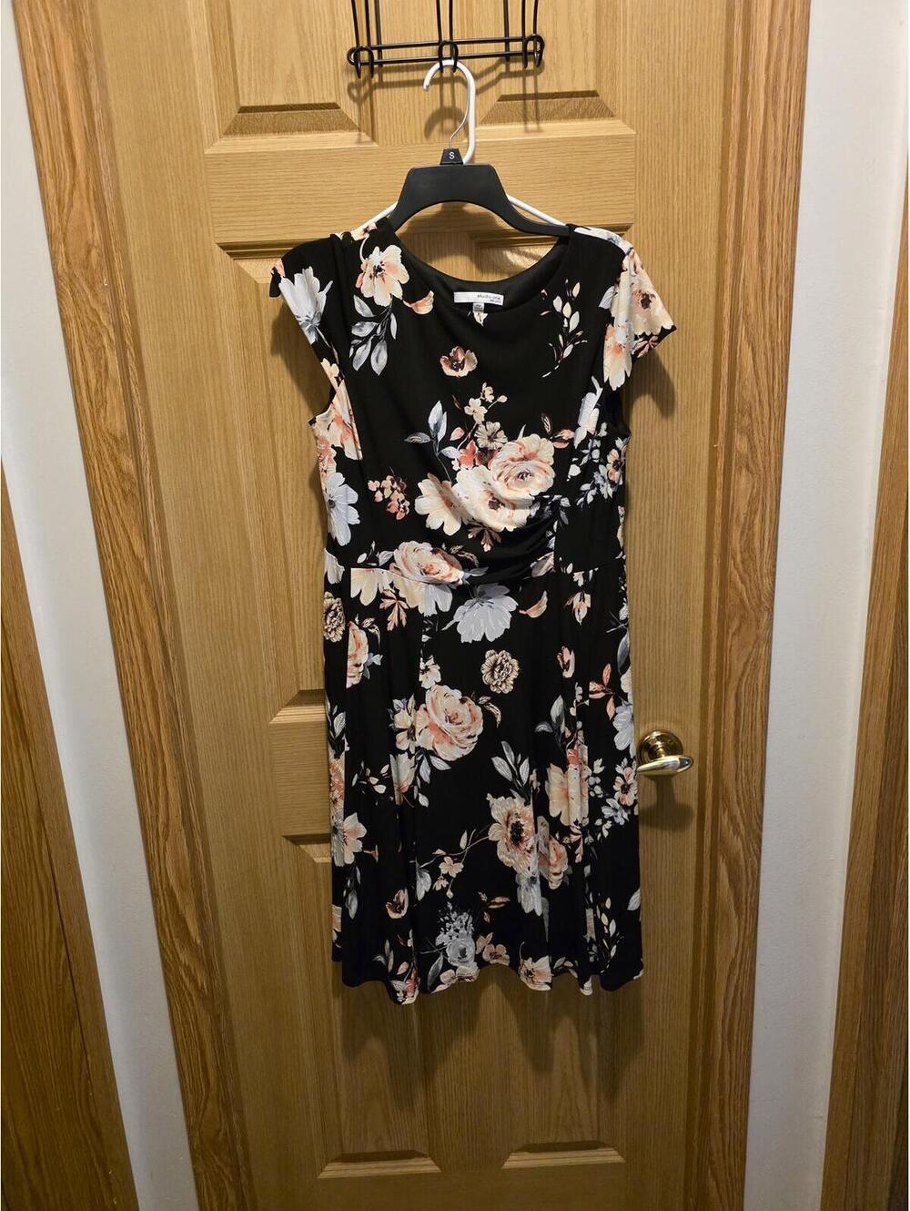 Studio One Women’s Black Floral Sleeveless Dress Size 14